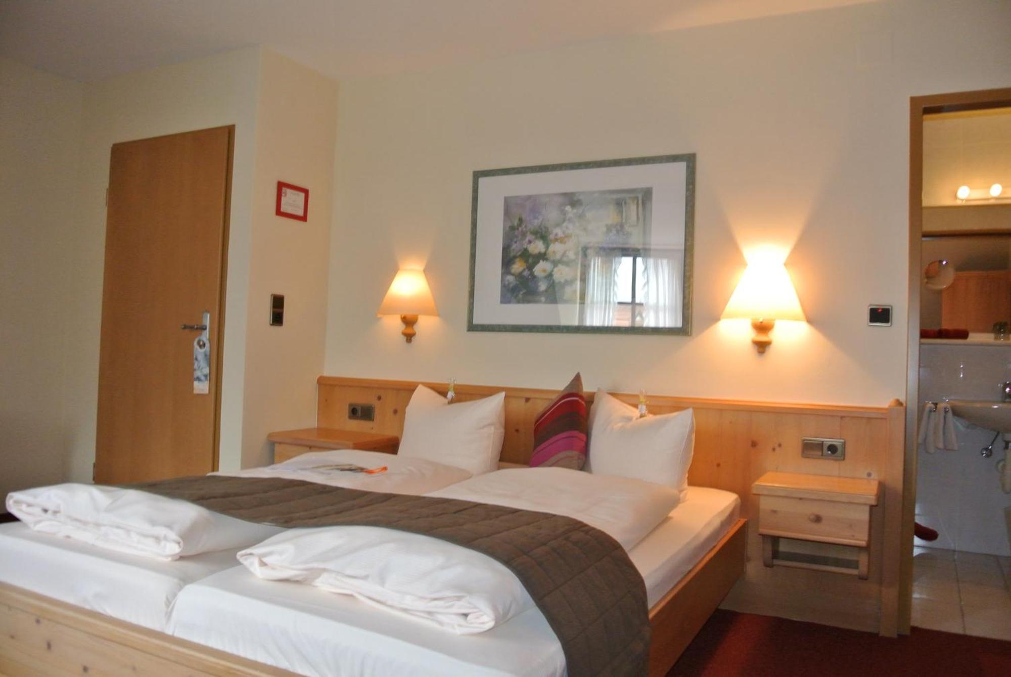 Akzent Hotel Am Bach Dettelbach Dış mekan fotoğraf
